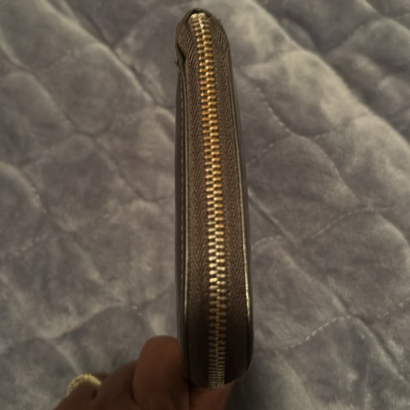 Authentic Louis Vuitton Glacé Porte zippy Chocolate Brown vintage wallet. - Picture 7 of 14